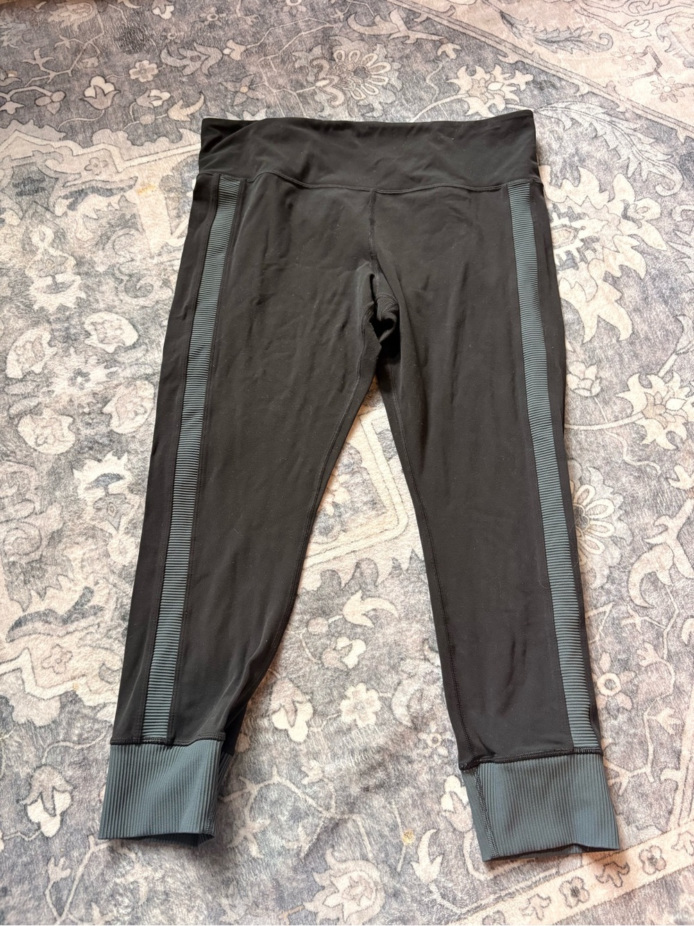 Athleta Elation Rib Trim 7/8 tight